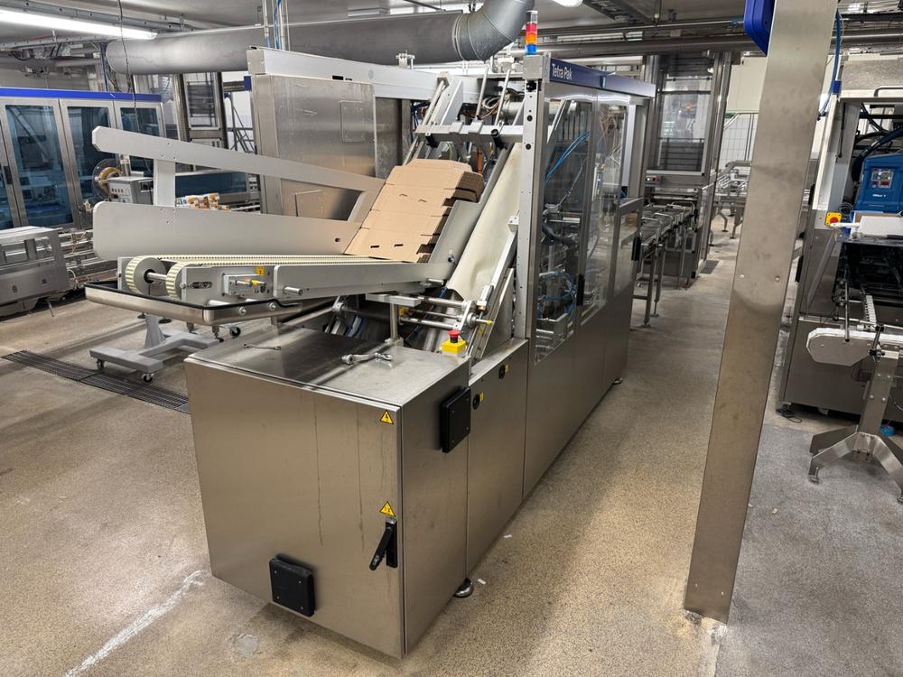 2010 Tetra Pak Cardboard packer 32