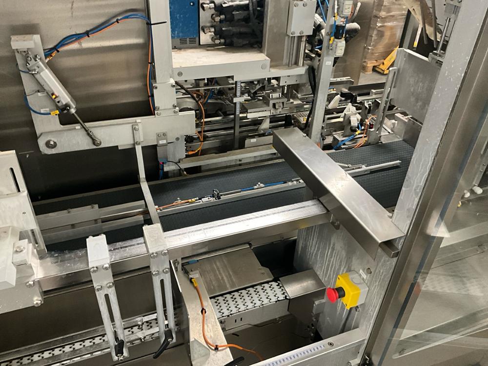 2010 Tetra Pak Cardboard packer 32