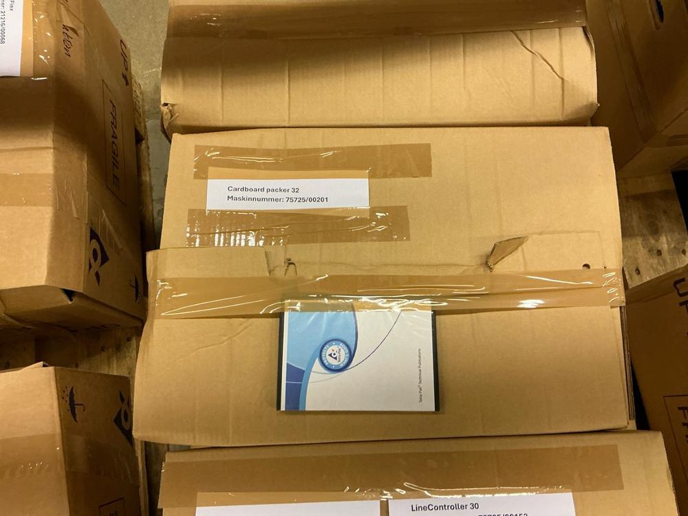 2010 Tetra Pak Cardboard packer 32